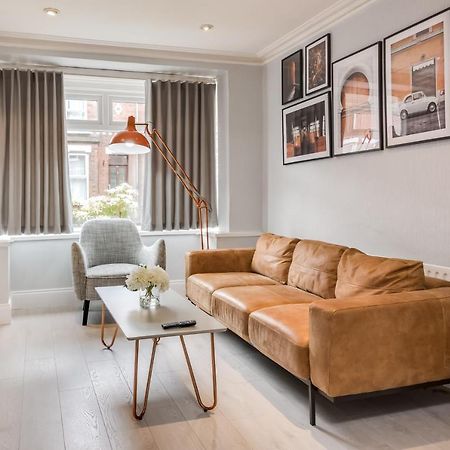 Stylish Home With Smart Technology Белфаст Екстер'єр фото