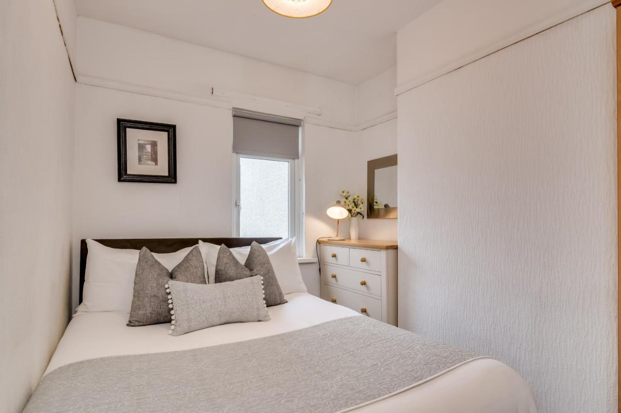 Stylish Home With Smart Technology Белфаст Екстер'єр фото