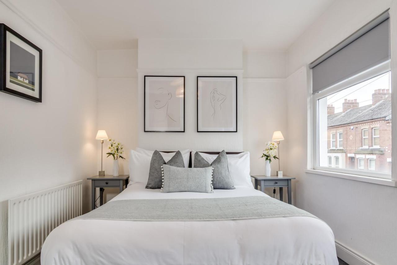 Stylish Home With Smart Technology Белфаст Екстер'єр фото